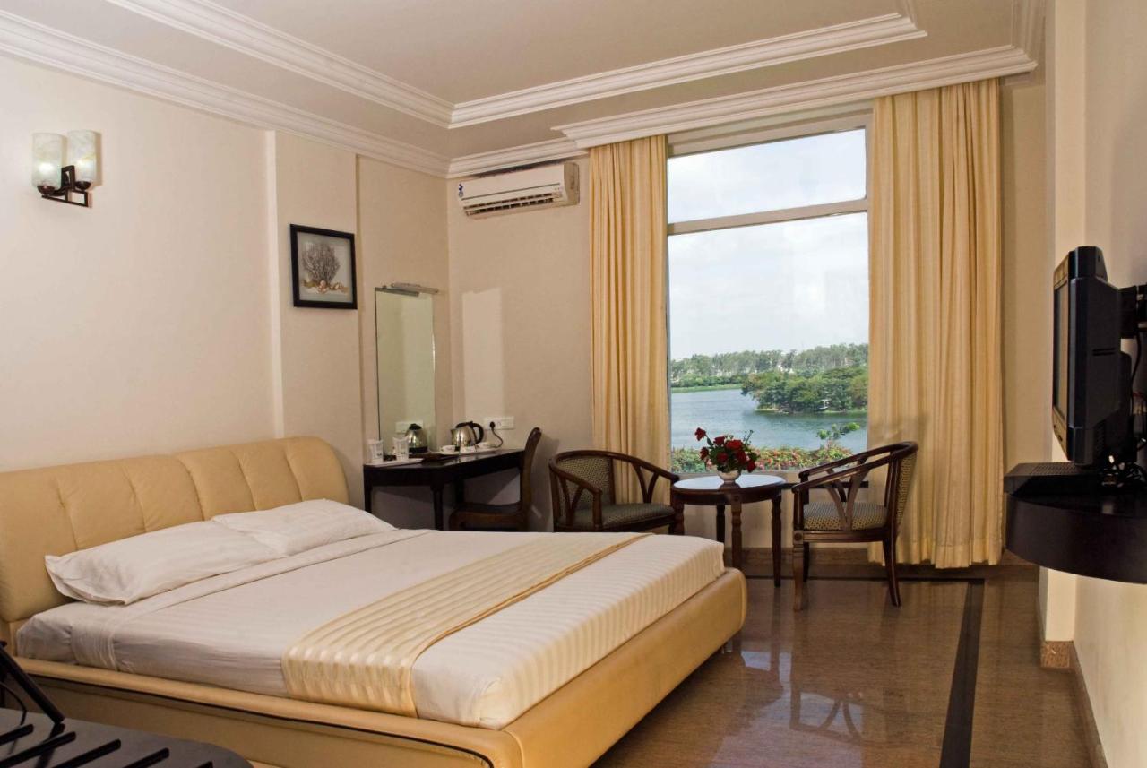 Kr Inn Hotel & Convention Centre Bangalore Exteriör bild