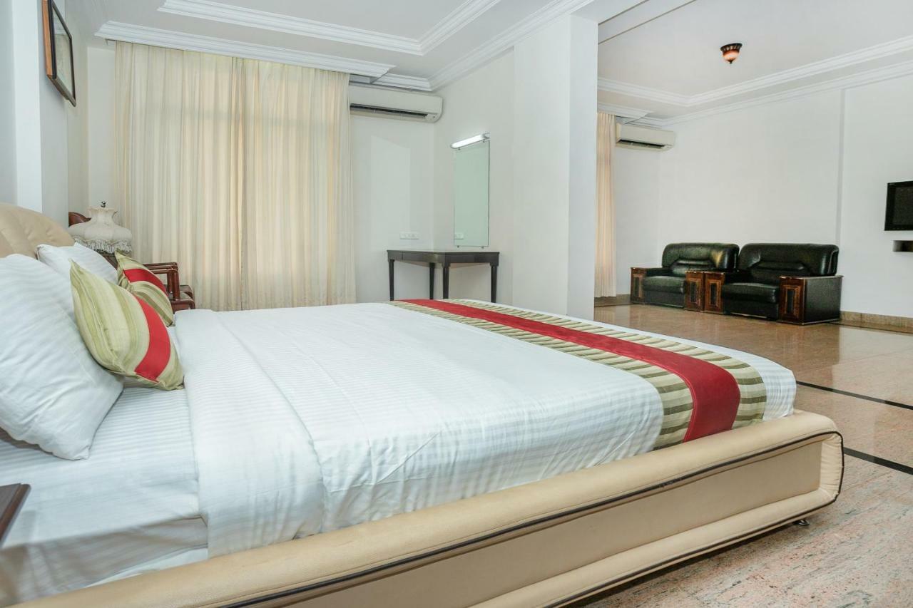 Kr Inn Hotel & Convention Centre Bangalore Exteriör bild